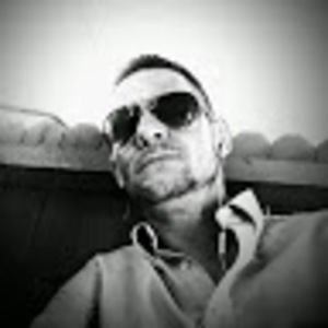 Meet your Posher, Derek